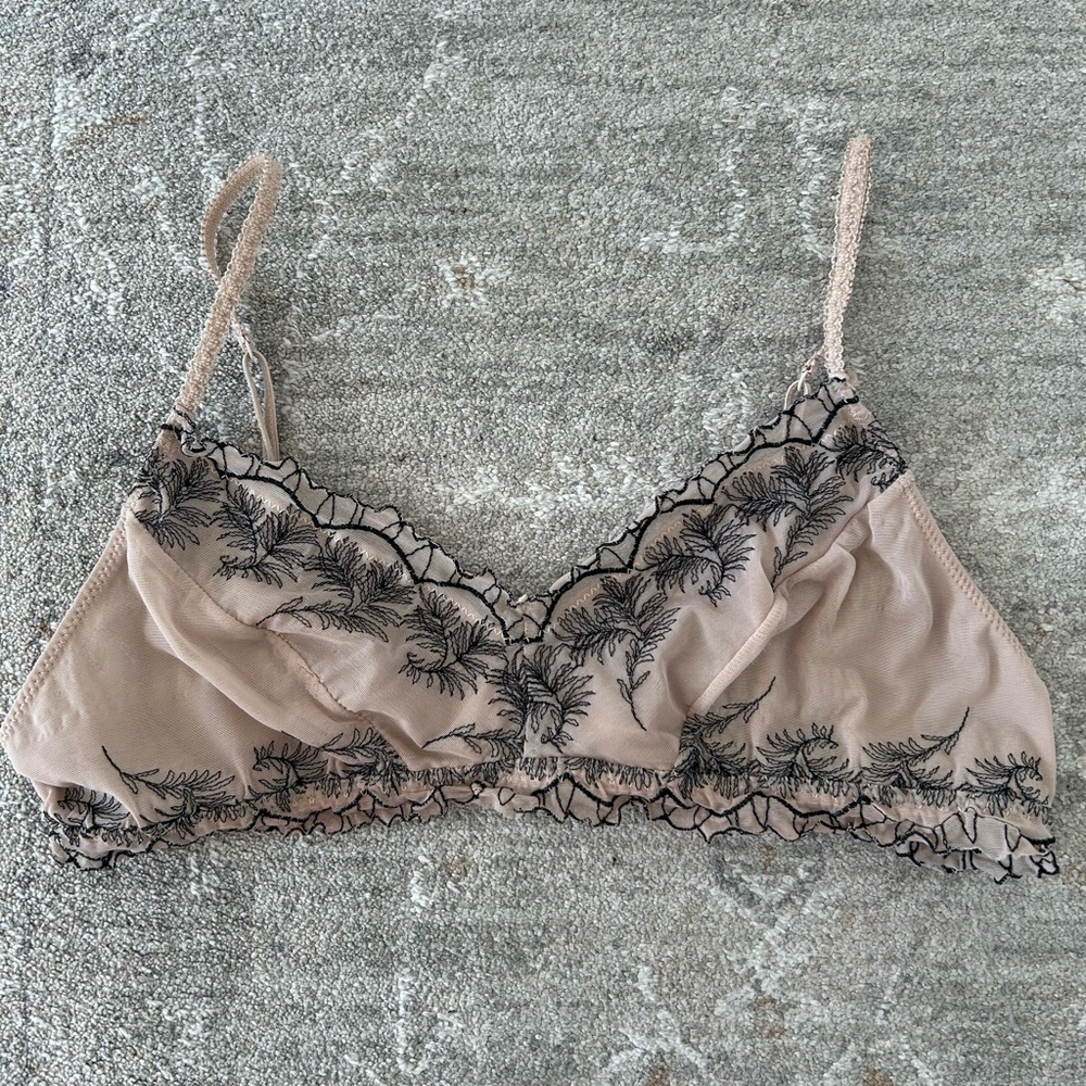 Out From Under Urban Outfitters Bralette Nude/Black Lace Embroidered Size Large